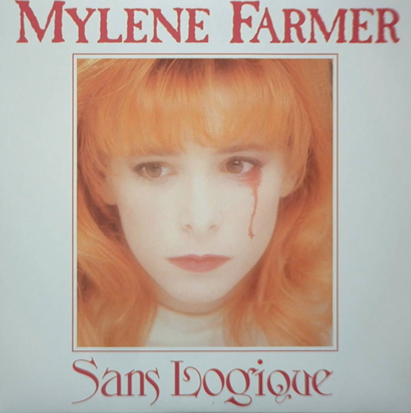 Description de l'image par IA : Couverture d'album avec un portrait d'une femme aux cheveux roux, nom "Mylène Farmer" en haut, "Sans Logique" en bas.